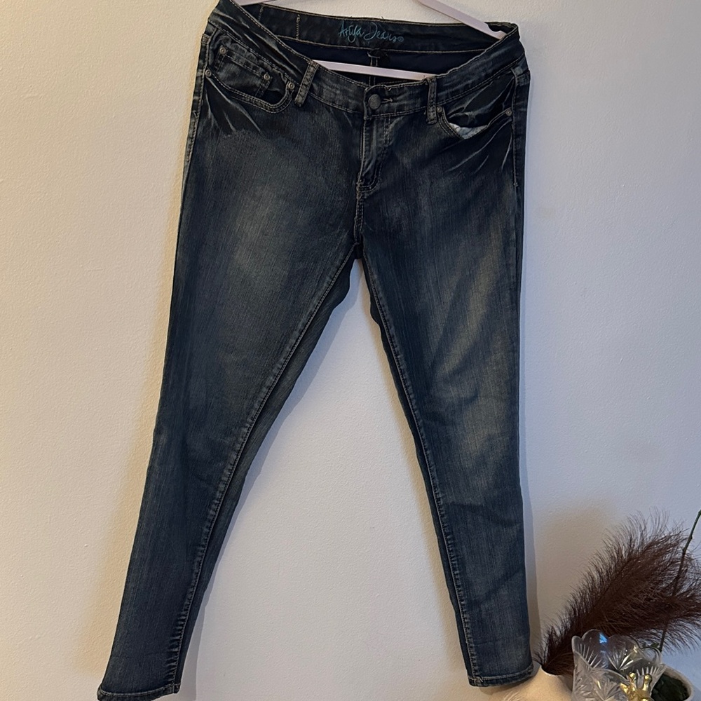 Ariya Women's Indigo Skinny Jeans - Preloved
